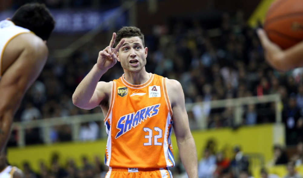 赛后CBA常规赛焦点战，芝加哥公牛绝杀压哨，球迷炸锅，医务组通报恢复(cba绝杀后球迷痛哭)-凯发体育娱乐